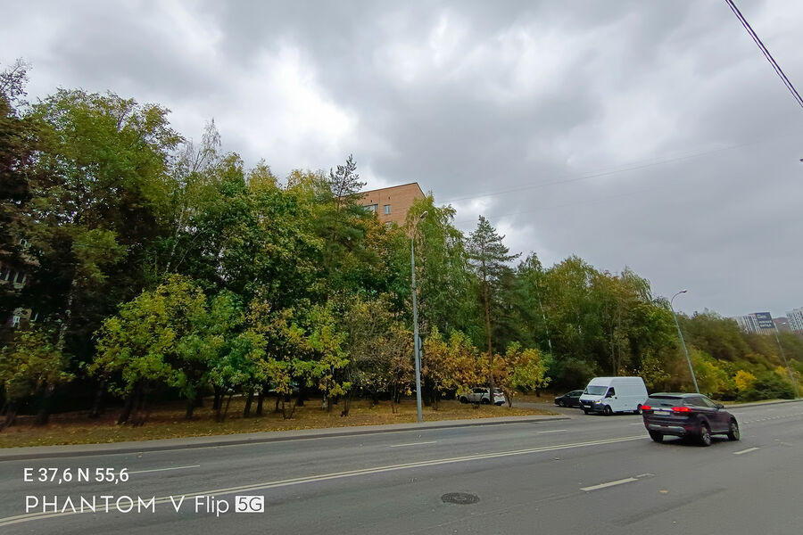 Фото днем с&nbsp;ультраширокоугольной камеры