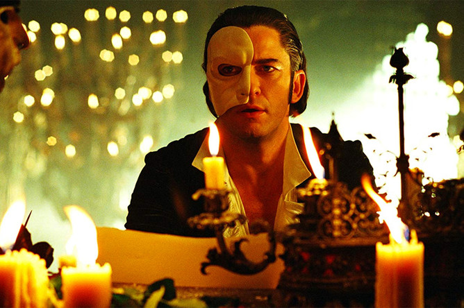 Кадр из фильма «Призрак оперы» (2004)