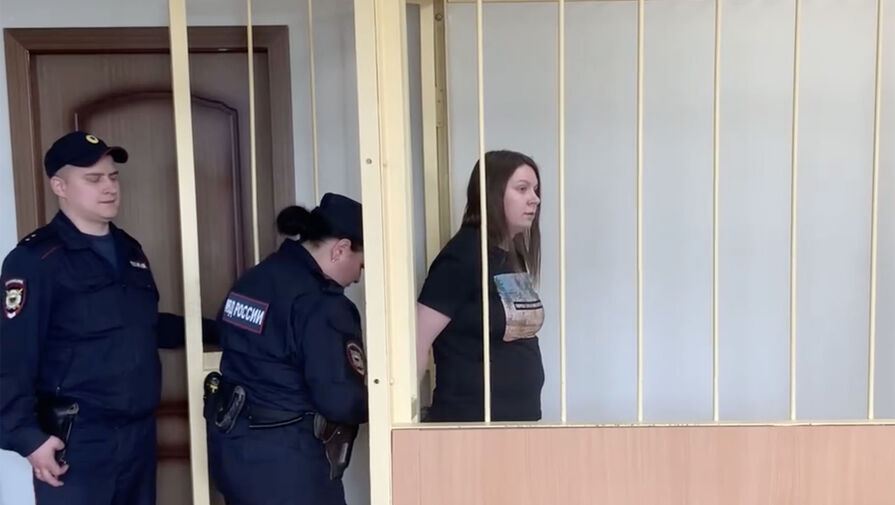 Петербурженка попросила разрешения погладить собаку и до смерти забила ее на глазах у детей
