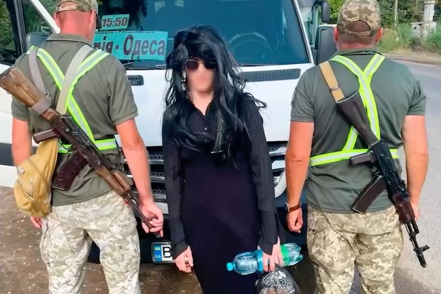 Украинские пограничники задержали одессита в черном парике и очках - Газета.Ru | Новости