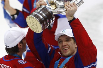 Форвард сборной России Николай Кулемин после победы на ЧМ-2012