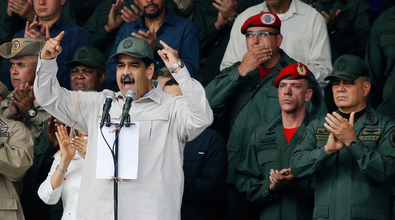 Мадуро готовится к вторжению США