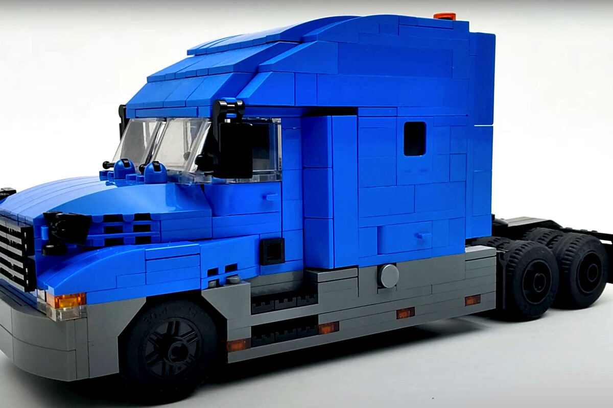 Энтузиаст опубликовал руководство по постройке тягача Freightliner из Lego  - Газета.Ru | Новости