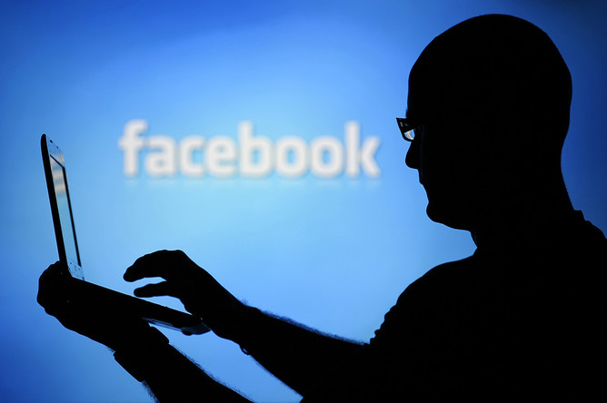 Крупнейшей социальной сети Facebook исполняется десять лет