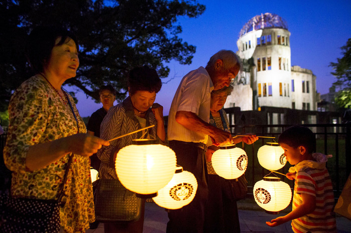 Церемония памяти жертв атомной бомбардировки проходит в&nbsp;Парке мира в&nbsp;японском городе Хиросима
