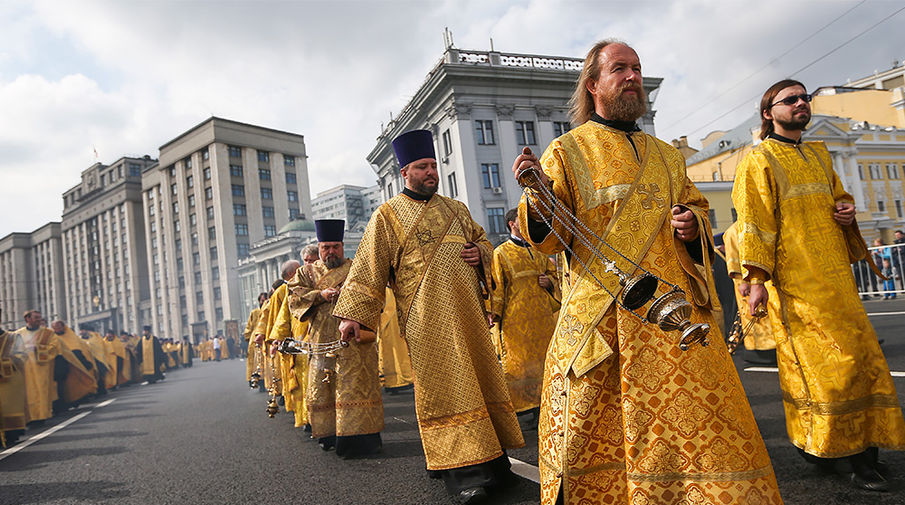 Крестный ход в честь 700-летия Высоко-Петровского монастыря в Москве