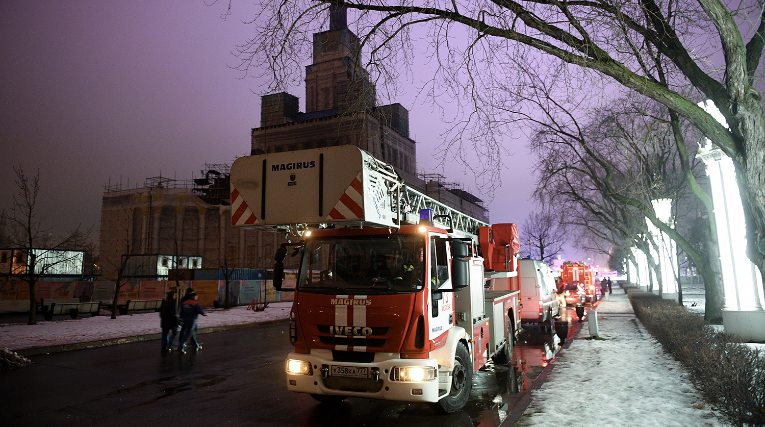 Пожар на территории ВДНХ потушен - Газета.Ru