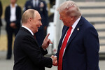 Президент РФ Владимир Путин и президент США Дональд Трамп во время встречи на военной базе Эльмендорф - Ричардсон на Аляске, 15 августа 2025 года