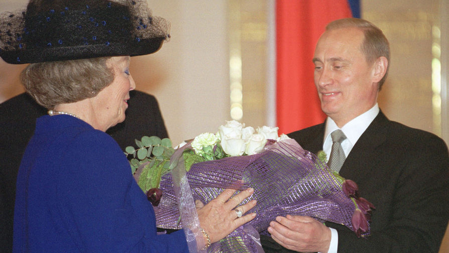 5 июня 2001 года. Королева Нидерландов Беатрикс и президент России Владимир Путин во время встречи в&nbsp;Георгиевском зале Кремля