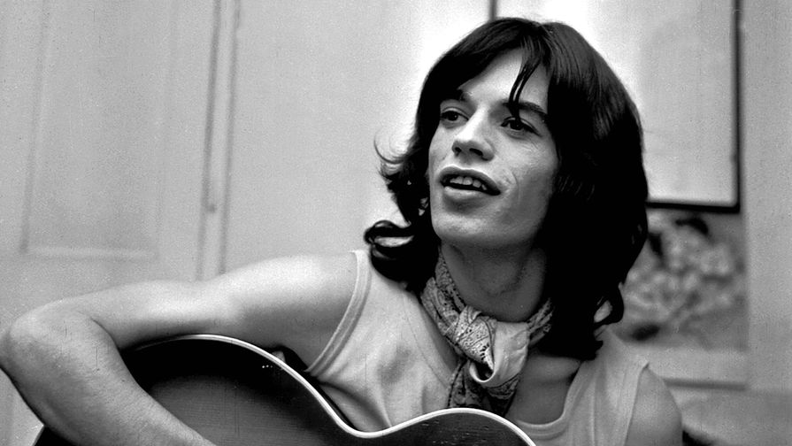 Вокалист The Rolling Stones Мик Джаггер в Лондоне, 1968 год