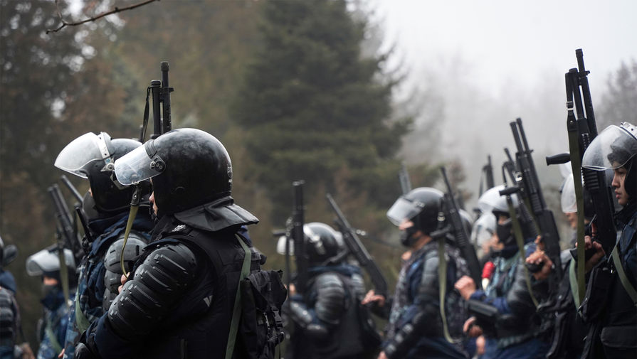 Силовики в Казахстане начали переходить на сторону протестующих