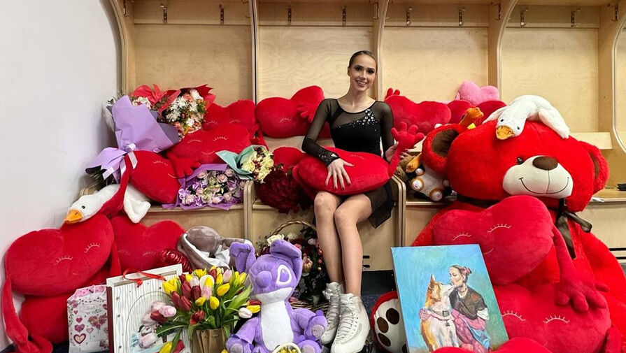 Загитова выложила фото в окружении валентинок