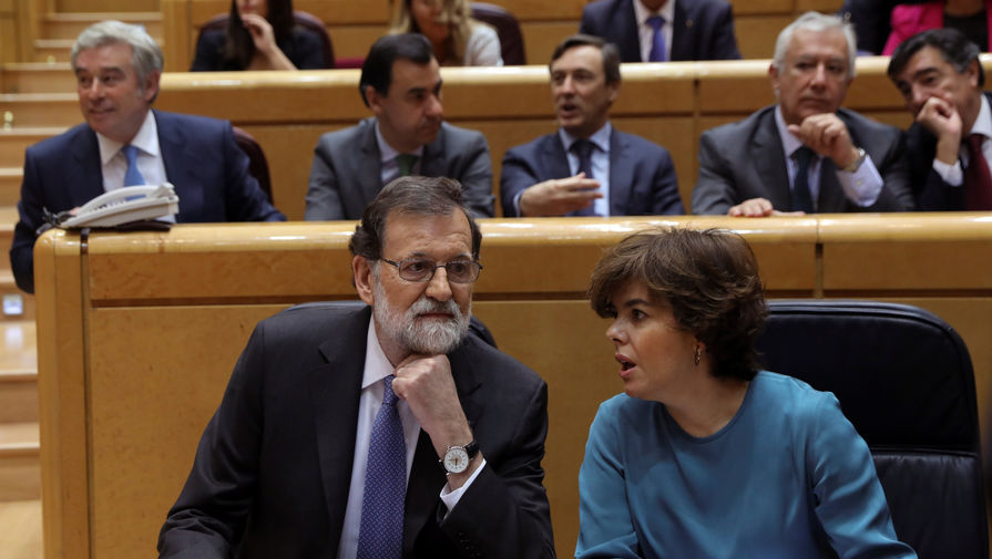 Премьер-министр Испании Мариано Рахой и вице-премьер Сорайя Саэнс де Сантамария