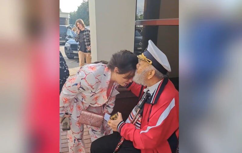Бедрос Киркоров поцеловал Наташу Королеву на дне рождения внука