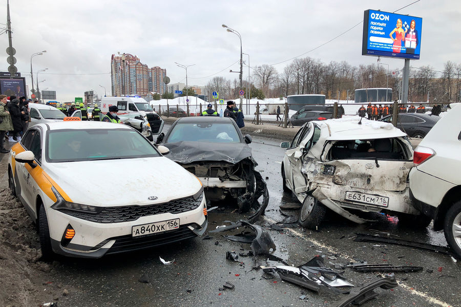 Последствия аварии на&nbsp;Рублевском шоссе в&nbsp;районе станции метро «Кунцевская», 8&nbsp;февраля 2022&nbsp;года