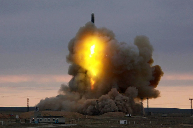 Во время испытательного пуска межконтинентальной баллистической ракеты