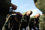 Десантники во время празднования Дня Воздушно-десантных войск РФ