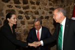 Голливудская актриса и посол доброй воли ООН Анджелина Джоли во время встречи с президентом Турции Реджепом Эрдоганом