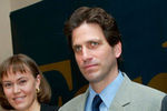 Главный редактор русской редакции журнала Forbes Пол Хлебников с выпуском журнала, май 2004 года