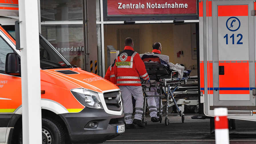 В Берлине мужчина порезал ножом двух школьниц семи и восьми лет