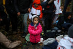 Дети в лагере нелегальных мигрантов на белорусско-польской границе, 9 ноября 2021 года