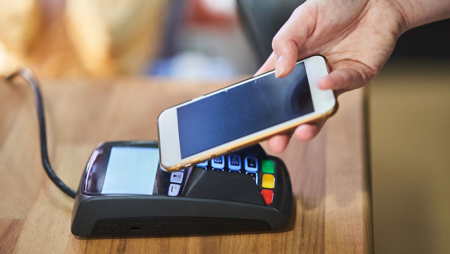 Оплачивать покупки телефоном по QR-коду Сбера теперь смогут и клиенты Альфа-Банка