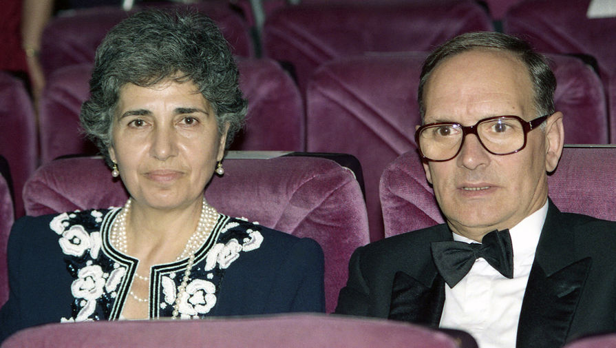 Эннио Морриконе с&nbsp;супругой на&nbsp;42-м Каннском кинофестивале, 1989 год