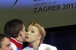 За хорошую работу Екатерина Боброва и Дмитрий Соловьев отблагодарили друг друга поцелуем