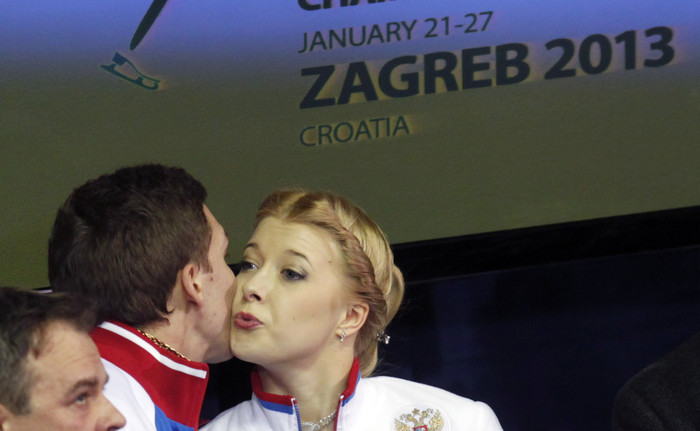 За&nbsp;хорошую работу Екатерина Боброва и Дмитрий Соловьев отблагодарили друг друга поцелуем