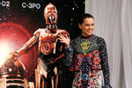 Актриса Дейзи Ридли на пресс-конференции, посвященной премьере «Звездных войн: Пробуждения Силы», в Токио