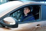 Дмитрий Медведев за рулем автомобиля Lada XRay во время посещения завода ОАО «АвтоВАЗ»