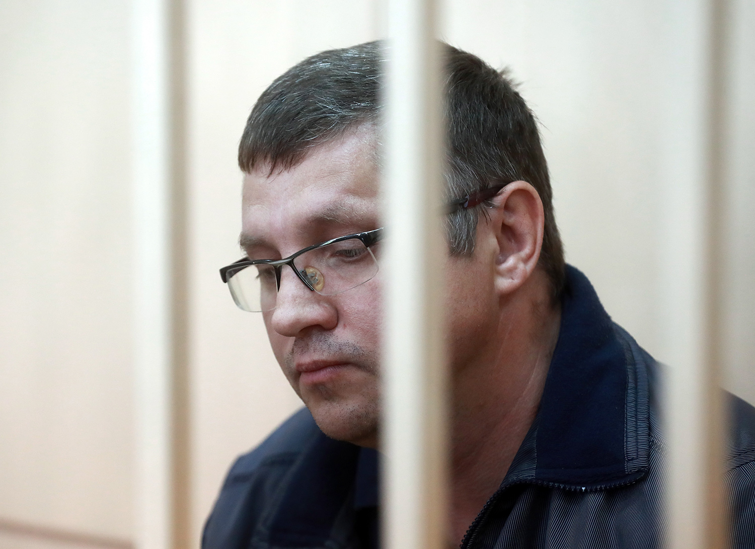 Подозреваемый в денежных махинациях управляющий директор по инвестиционной деятельности АО «Роснано» Андрей Горьков во время рассмотрения ходатайства следствия об аресте в Басманном суде, 11 июня 2017 года