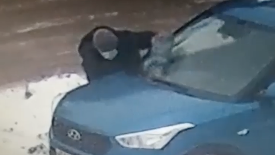 В Екатеринбурге мужчина сжег автомобиль из-за ревности