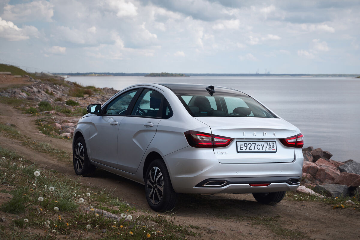 АвтоВАЗ» лишил Lada Vesta ряда деталей - Газета.Ru | Новости