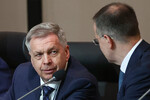 Начальник Главного разведывательного управления Генерального штаба Вооруженных Сил РФ - заместитель начальника Генерального штаба Вооруженных Сил РФ Игорь Костюков (слева) и помощник президента РФ Владимир Мединский на переговорах с представителями Украины во дворце Чираган в Стамбуле, 23 июля 2025 года