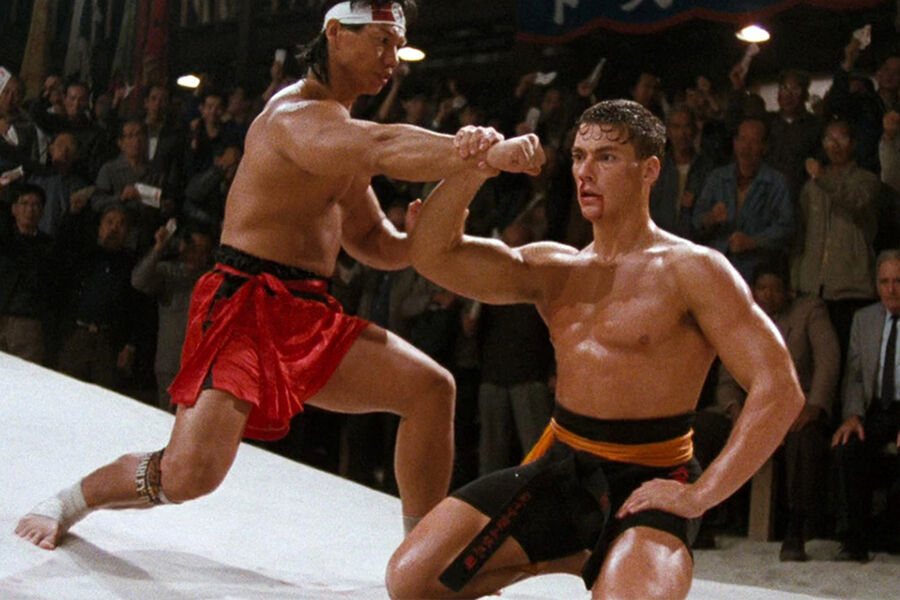 <b>“Кровавый спорт” (1988)</b>
<br><br>
При&nbsp;бюджете в&nbsp;$2 млн фильм собрал в&nbsp;прокате около&nbsp;50 млн и стал одним из&nbsp;главных хитов конца 1980-х.
