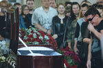 На церемонии прощания с экс-вокалистом группы «Иванушки International» Олегом Яковлевым