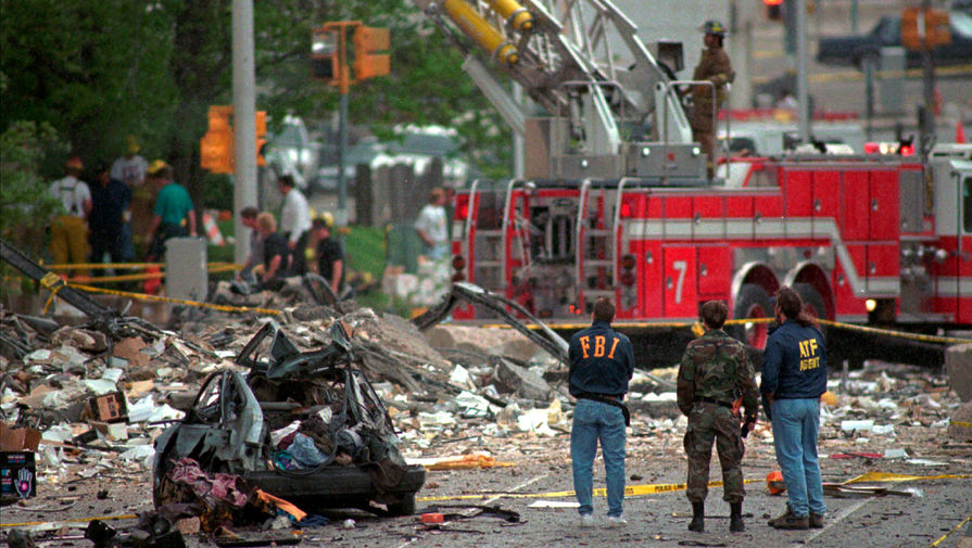 Центральные улицы около&nbsp;административного здания им. Альфреда Марра в&nbsp;Оклахома-Сити после теракта, 19 апреля 1995 года