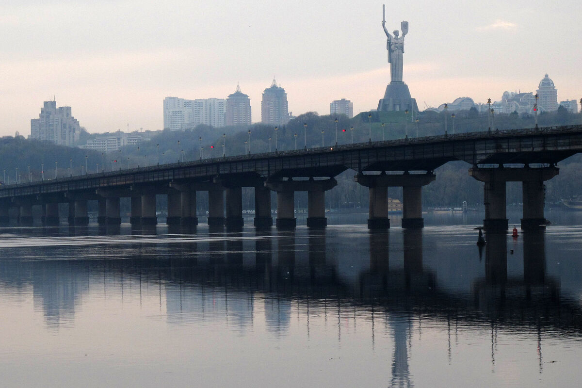 В Киеве перебои со светом после взрывов - Газета.Ru | Новости