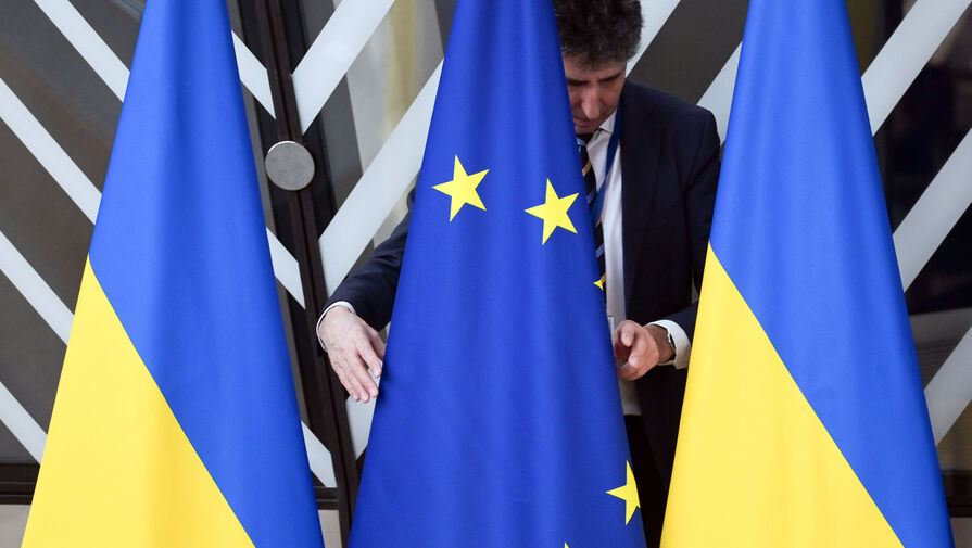 Стало известно, когда ЕС начнет переводить деньги Украине из нового транша