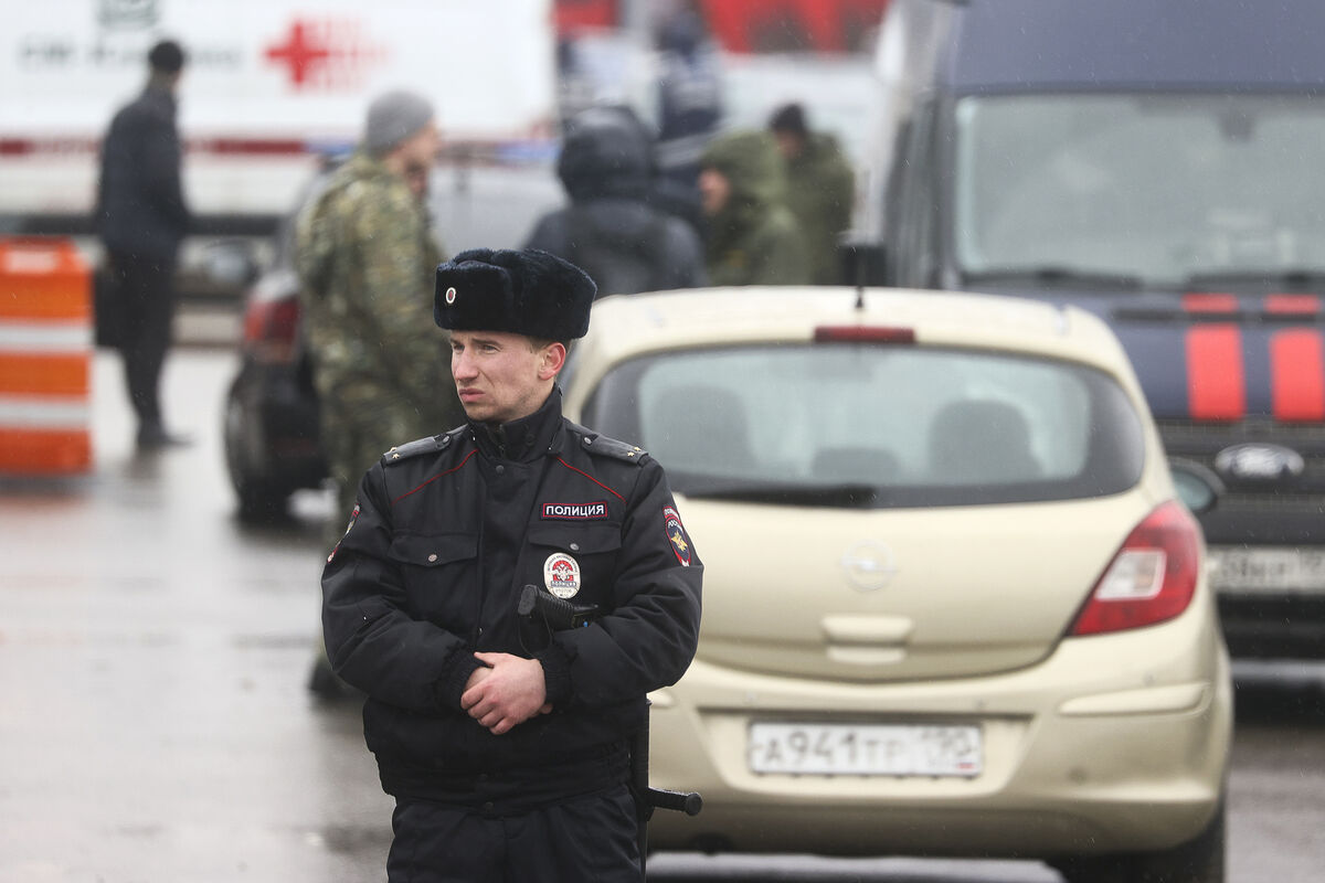 Десятки автомобилей остались на парковке «Крокус Сити Холла» в Красногорске  - Газета.Ru | Новости