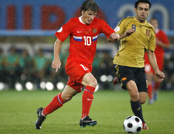 Хави и Андрей Аршавин в&nbsp;полуфинальном матче Евро 2008