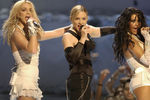 Певицы Бритни Спирс, Мадонна и Кристина Агилера на премии MTV Video Music Awards, 2003 год 