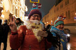 Горожане в центре Москвы в новогоднюю ночь