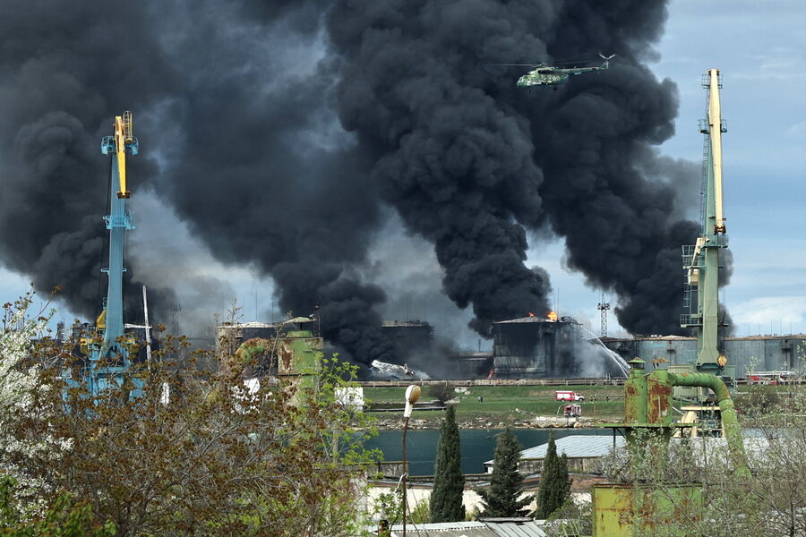 Пожар на&nbsp;нефтебазе в&nbsp;Севастополе, 29&nbsp;апреля 2023&nbsp;года
