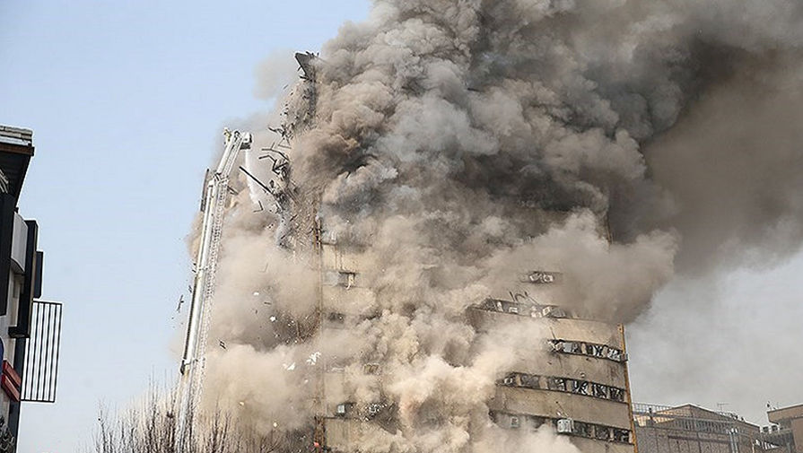 Момент обрушения небоскреба в&nbsp;Тегеране, 19&nbsp;января 2017&nbsp;года