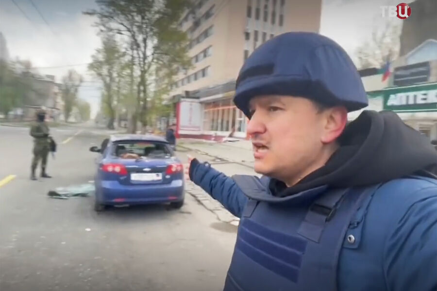 Последствия удара по российским журналистам в Запорожской области (кадр из видео) 