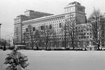 Здание гостиницы &laquo;Москва&raquo; со стороны площади Свердлова (ныне Театральная площадь), 1970-е годы