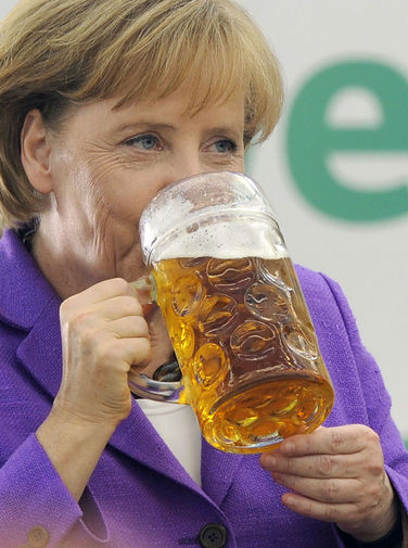 Ангела Меркель на фестивале пива в Баварии, 2009 год