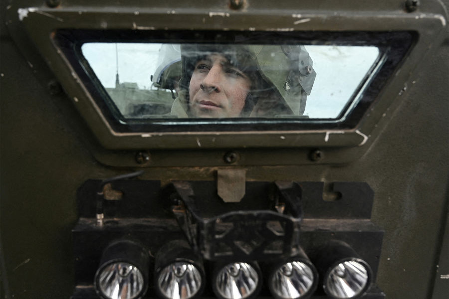 Российский военнослужащий во время тактических учений на полигоне в Каменск-Шахтинском Ростовской области, Россия, 17 января 2022 года 